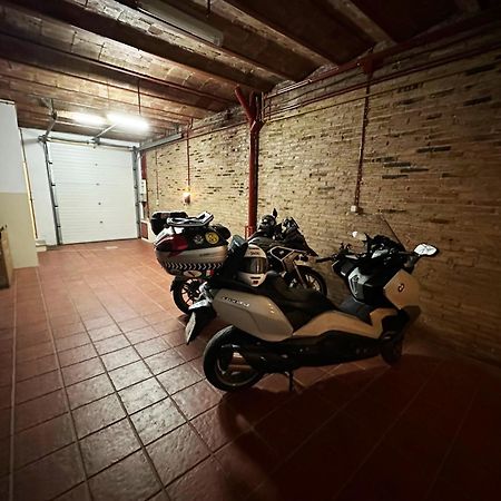 فيلا Casa Neus, Casa Cerca De Barcelona سان فيلايو دي يوبريغات المظهر الخارجي الصورة